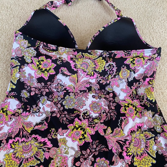 Victoria’s Secret Tankini Top - Picture 3 of 4